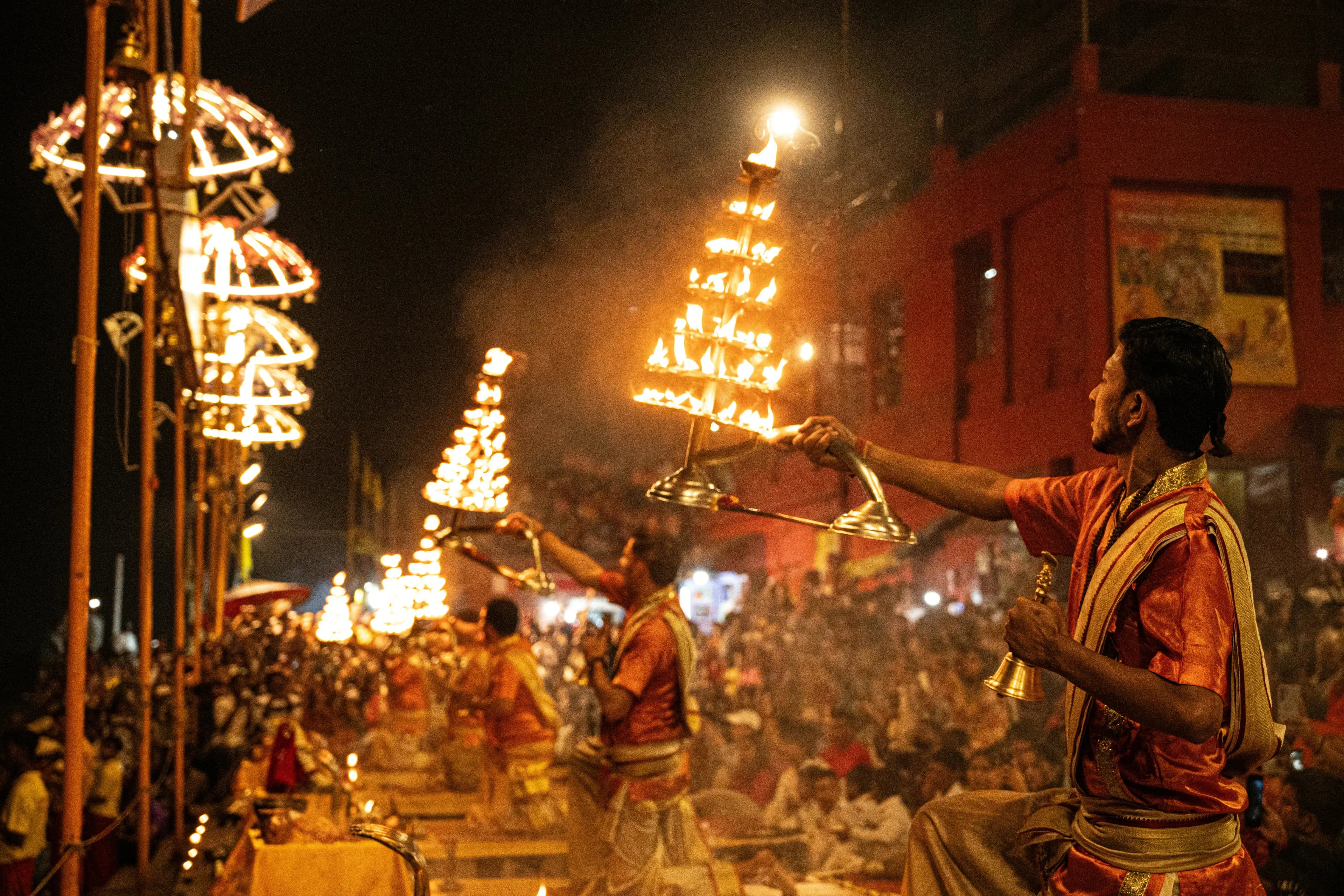 VARANASI CAB SERVICE – BEST CAB SERVICE IN VARANASI | The Raj Travel Varanasi
