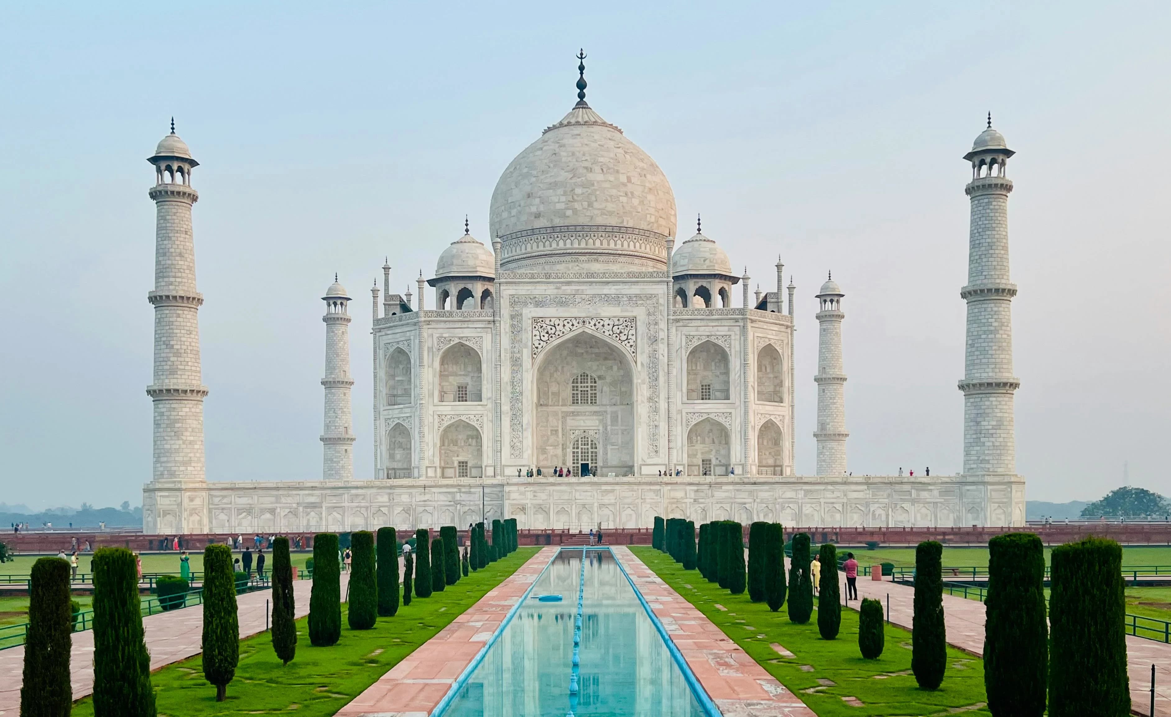 AGRA CITY TOURS – RELIABLE VARANASI TO AGRA TAXI | The Raj Travel Varanasi